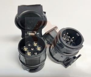 ADAPTER PRZEJŚCIÓWKA REDUKCJA GNIAZDA 13/7 PIN HAK
